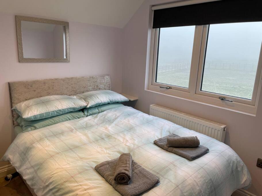 Hanaverian Suit With Amazing Views Of Stud Farm. Driffield المظهر الخارجي الصورة