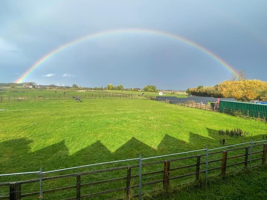 Hanaverian Suit With Amazing Views Of Stud Farm. Driffield المظهر الخارجي الصورة
